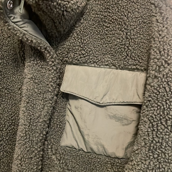 Abercrombie & Fitch Sherpa zip up - Picture 2 of 8